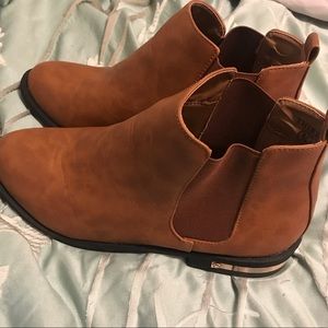 Size 10 Tan bootie